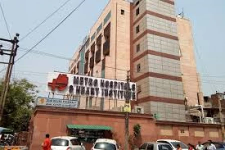 მეტროს საავადმყოფოს და გულის ინსტიტუტი, ნოიდას სექტორი 12 Noida India